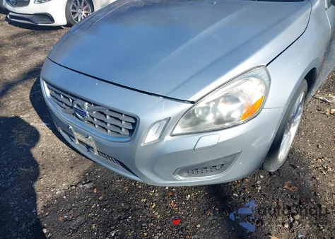 2013 Volvo S60 T5/T5 Platinum/T5 Premier/T5 Premier Plus from USA, damaged, VIN YV1612FHXD2171892
